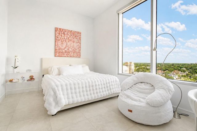 2727 Kirby Drive 10E, Houston, TX 77098