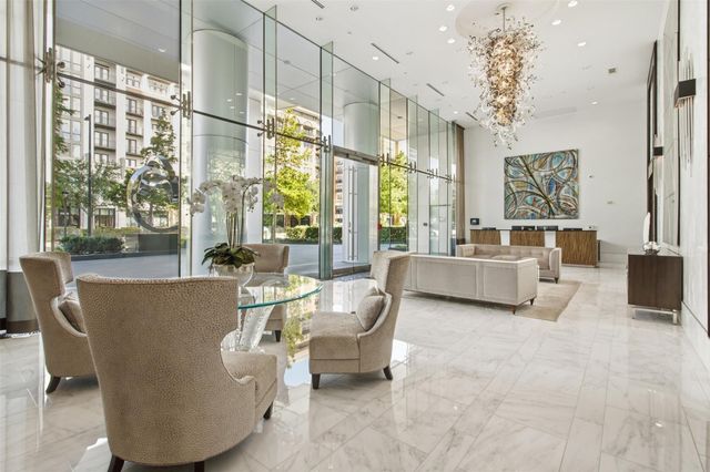 2727 Kirby Drive 10E, Houston, TX 77098