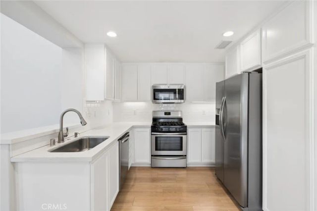 223 Lonetree, Irvine, CA 92603