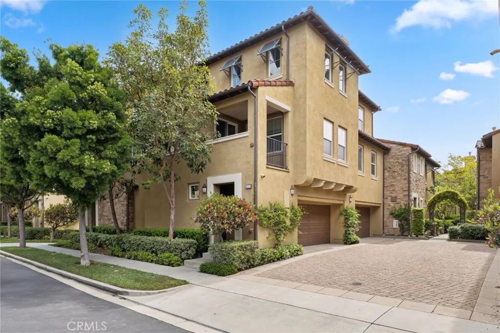 223 Lonetree, Irvine, CA 92603