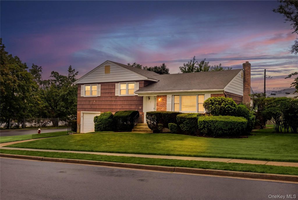 7 Barby Lane, Plainview, NY 11803 — exterior