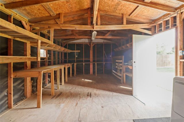 916 N Chenango Street, Angleton, TX 77515