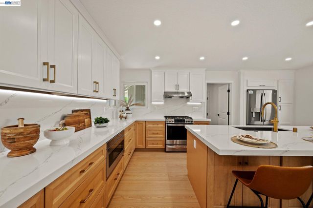 35279 Farnham Dr, Newark, CA 94560