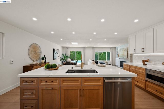 35279 Farnham Dr, Newark, CA 94560
