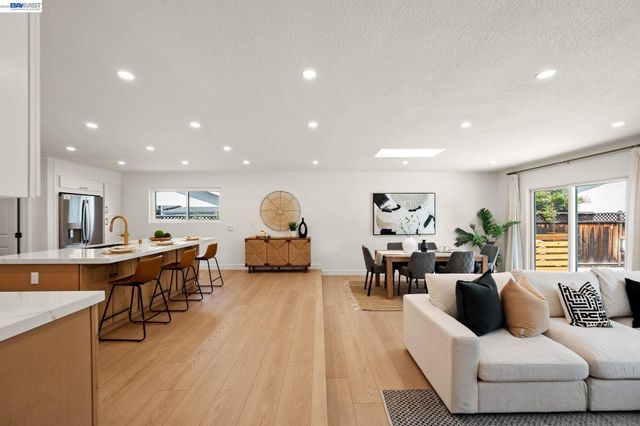 35279 Farnham Dr, Newark, CA 94560