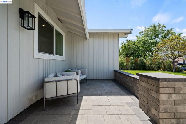 35279 Farnham Dr, Newark, CA 94560