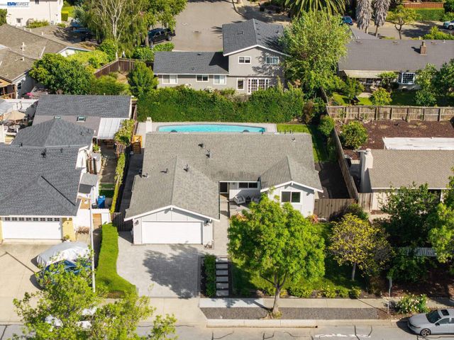 35279 Farnham Dr, Newark, CA 94560