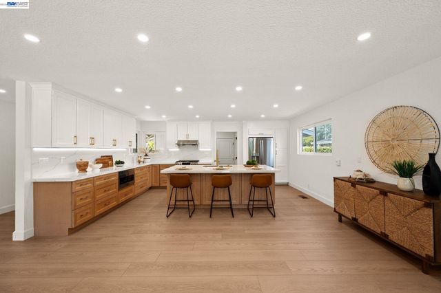 35279 Farnham Dr, Newark, CA 94560