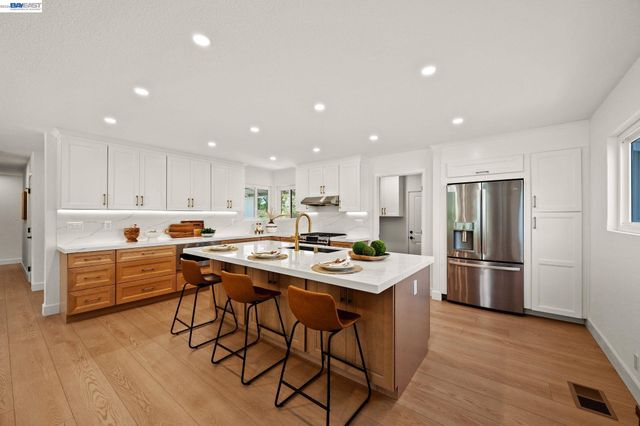 35279 Farnham Dr, Newark, CA 94560