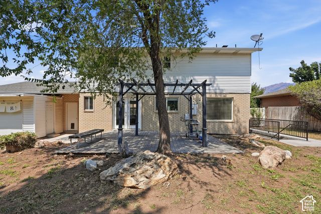 1944 E BRADY CREEK DR, Sandy, UT 84093