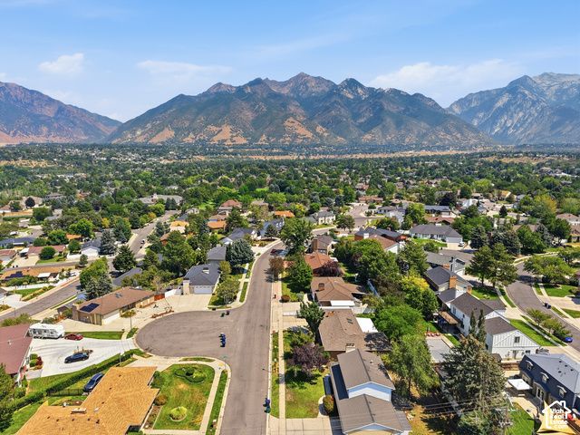 1944 E BRADY CREEK DR, Sandy, UT 84093