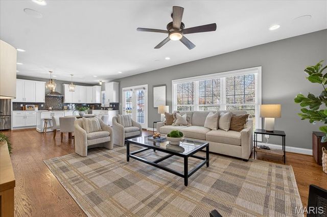 1025 Barry Court, Kirkwood, MO 63122