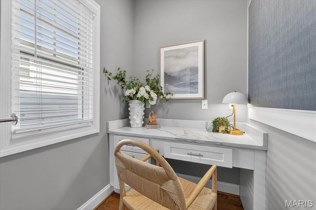 1025 Barry Court, Kirkwood, MO 63122