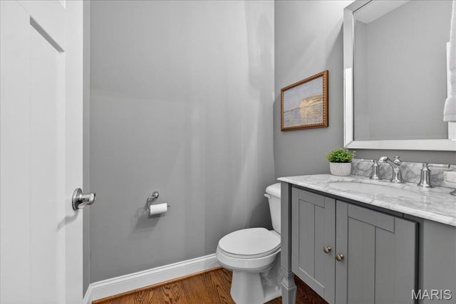 1025 Barry Court, Kirkwood, MO 63122