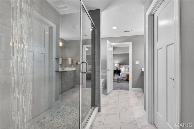 1025 Barry Court, Kirkwood, MO 63122