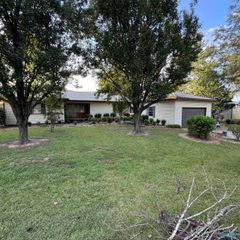 303 Auburn Street, Centre, AL 35960