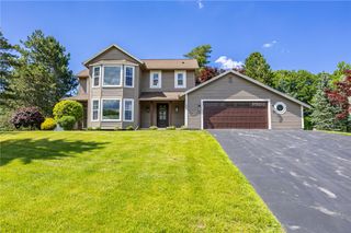 22 Pinewood Knoll, Chili, NY 14624