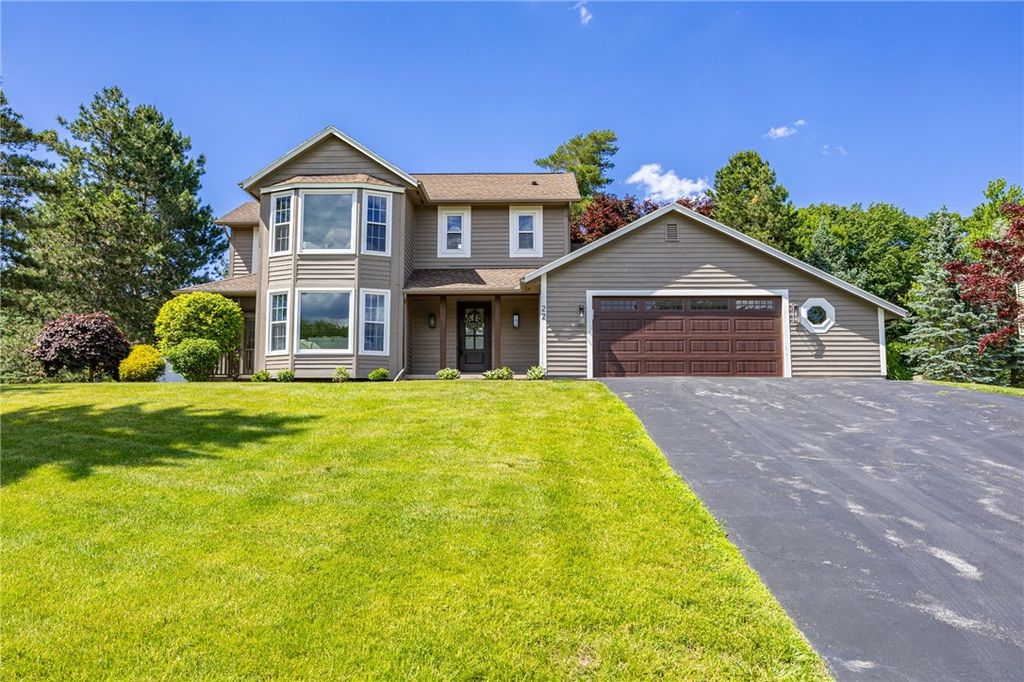 22 Pinewood Knoll, Chili, NY 14624
