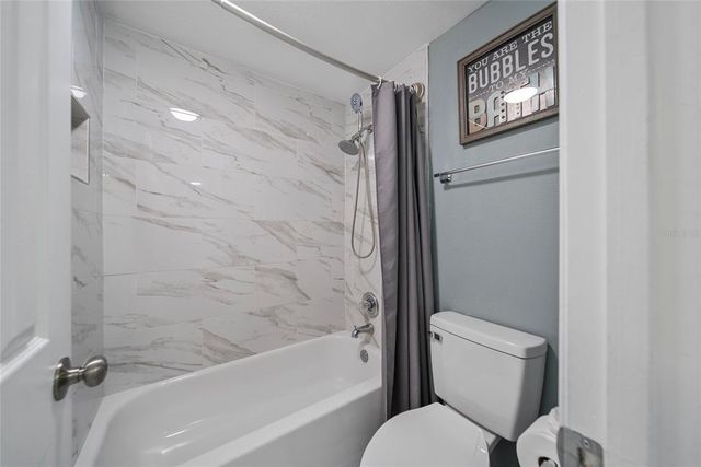 8024 TIMBERLANE DRIVE, Tampa, FL 33615