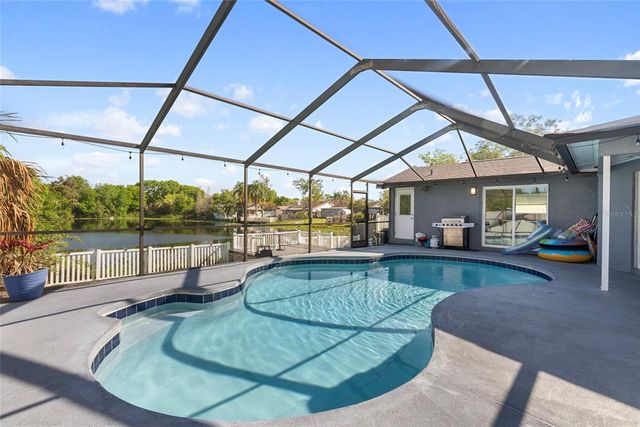 8024 TIMBERLANE DRIVE, Tampa, FL 33615