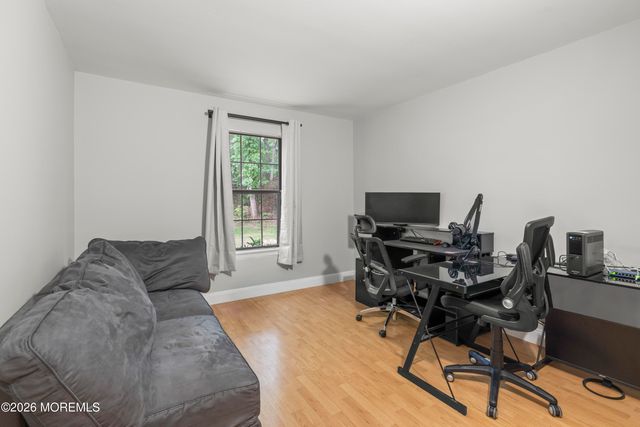 303 Wellington PL, Aberdeen, NJ 07747