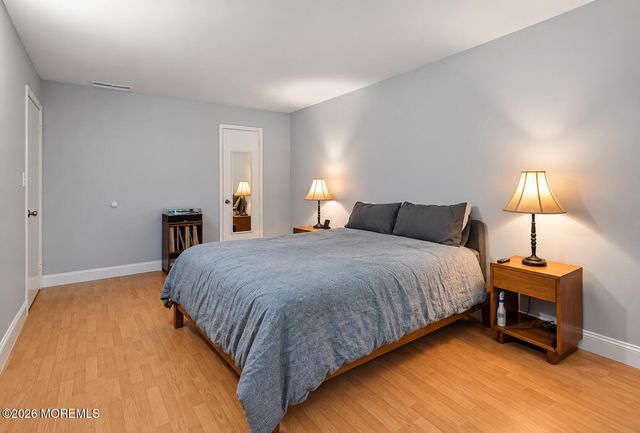 303 Wellington PL, Aberdeen, NJ 07747