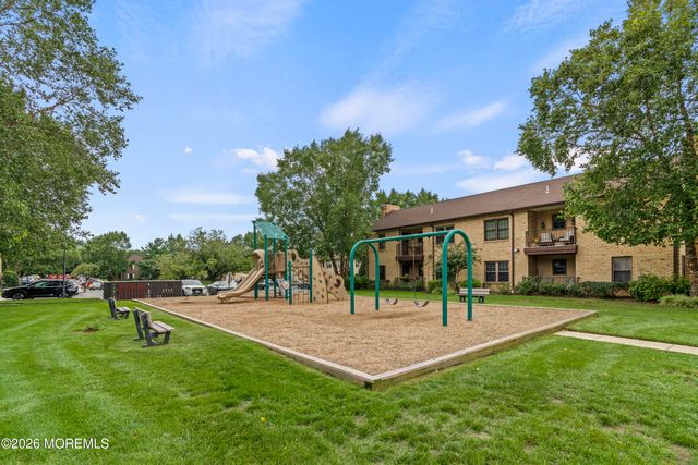 303 Wellington PL, Aberdeen, NJ 07747