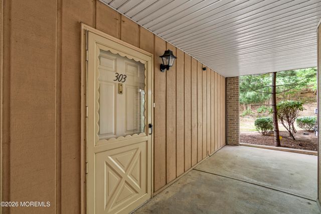 303 Wellington PL, Aberdeen, NJ 07747