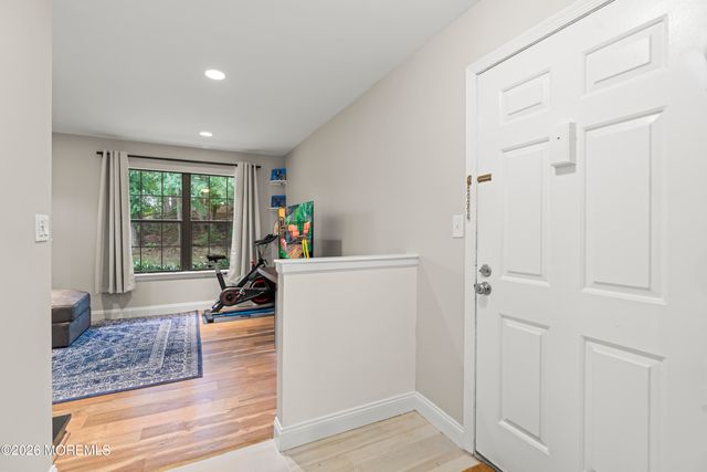 303 Wellington PL, Aberdeen, NJ 07747