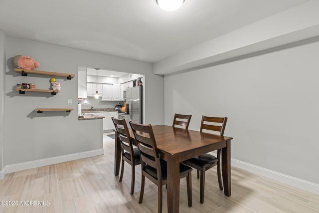 303 Wellington PL, Aberdeen, NJ 07747