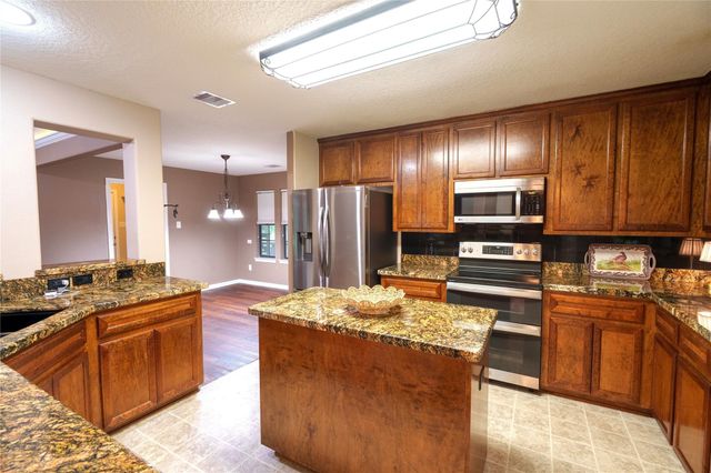 87 Coonville Road, Huntsville, TX 77320