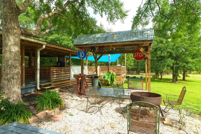87 Coonville Road, Huntsville, TX 77320