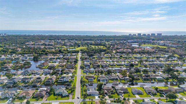 2 CLAYMONT COURT S, Palm Coast, FL 32137