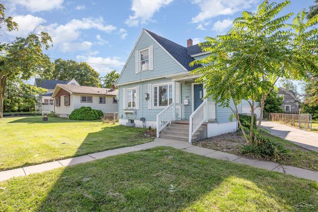 2015 S Washington Street, Saginaw, MI 48601