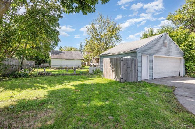 2015 S Washington Street, Saginaw, MI 48601