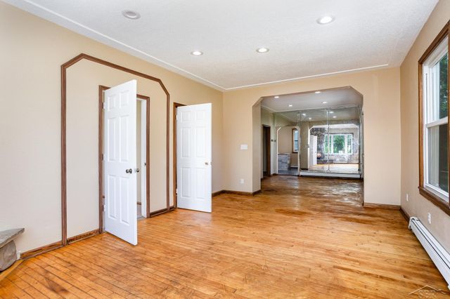 2015 S Washington Street, Saginaw, MI 48601