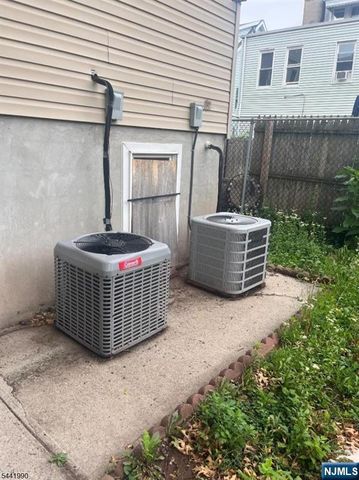 12-14 Cliff Hill Place, Newark, NJ 07106