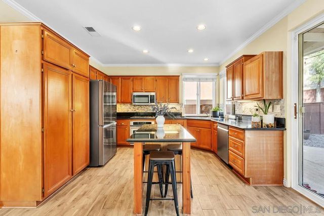 8786 Gracilior Ct, Escondido, CA 92026