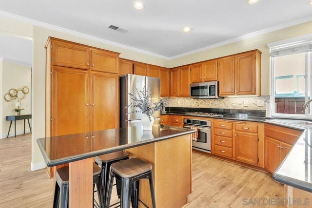 8786 Gracilior Ct, Escondido, CA 92026