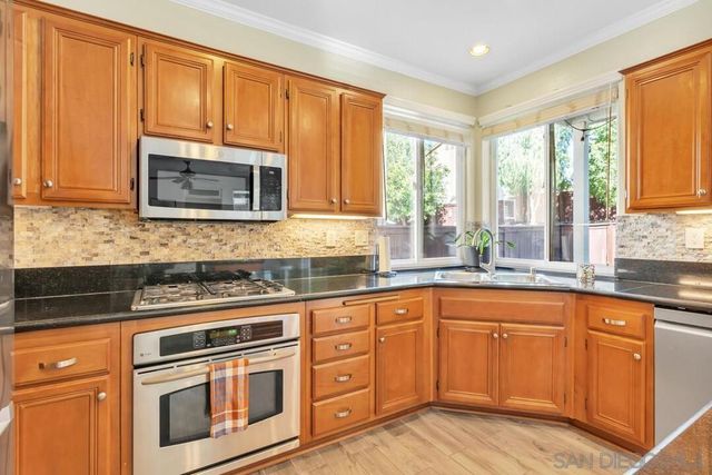 8786 Gracilior Ct, Escondido, CA 92026