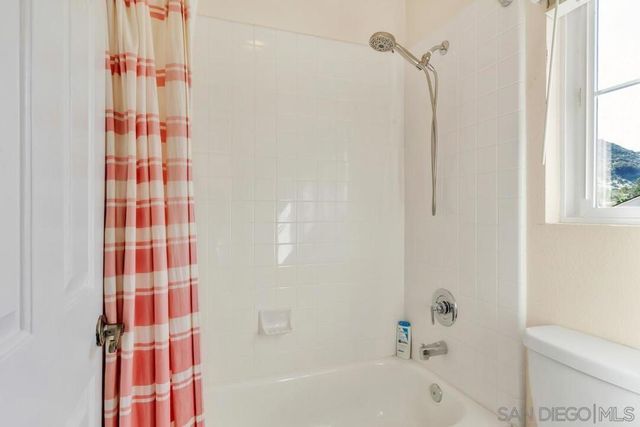 8786 Gracilior Ct, Escondido, CA 92026