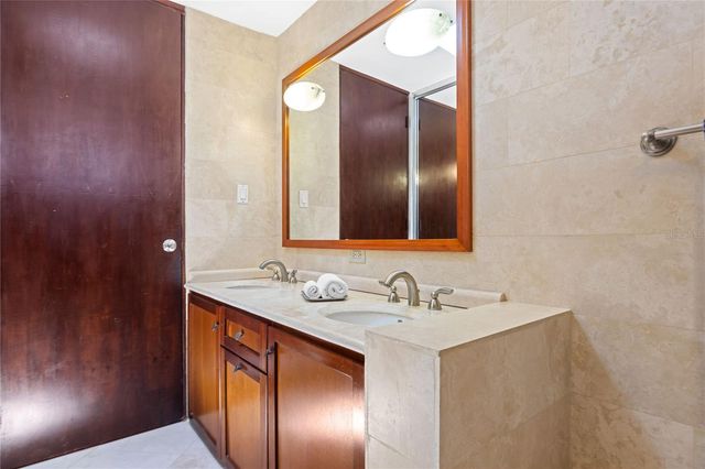 69 ROBLE, Guaynabo, PR 00966
