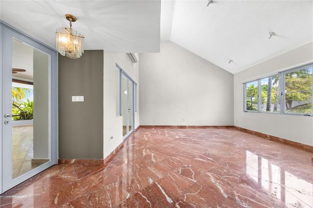69 ROBLE, Guaynabo, PR 00966