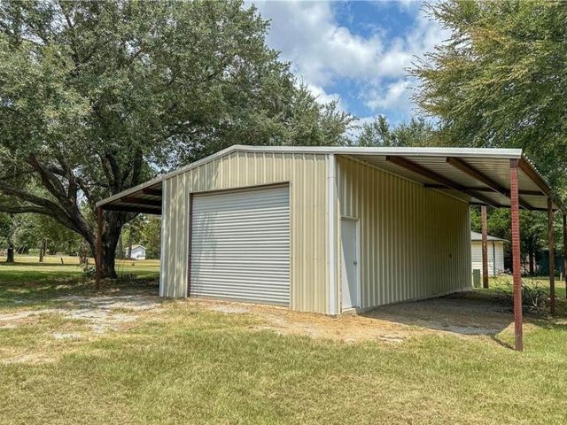 19616 Lanier Point RD, Thornton, TX 76687