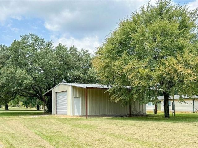 19616 Lanier Point RD, Thornton, TX 76687