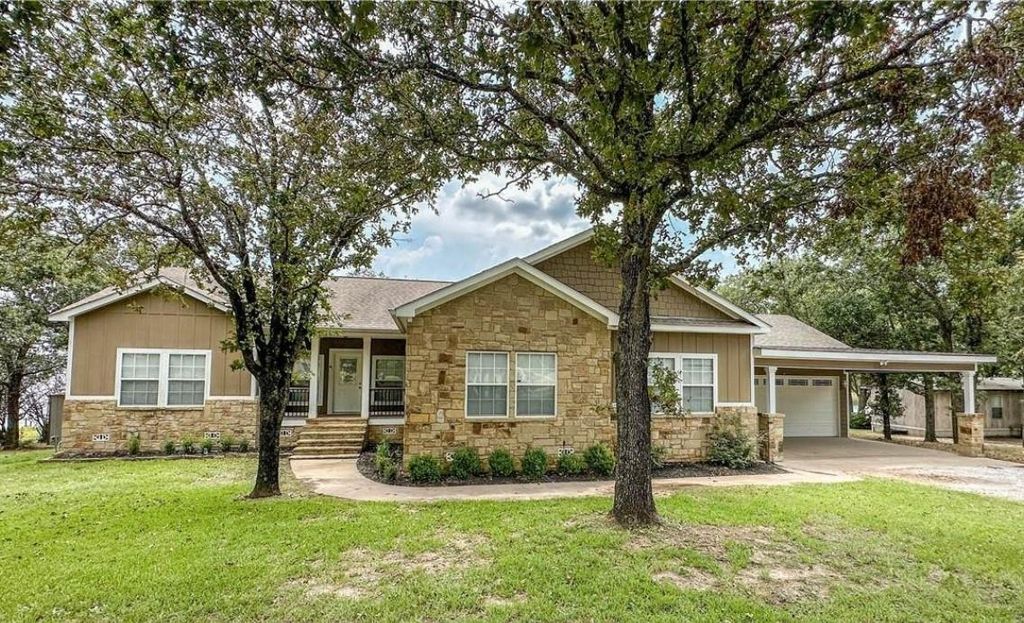 19616 Lanier Point RD, Thornton, TX 76687
