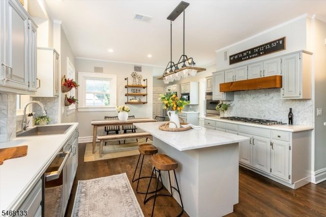 115 Forest Ave, Glen Ridge Boro Twp., NJ 07028