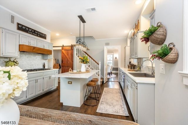 115 Forest Ave, Glen Ridge Boro Twp., NJ 07028