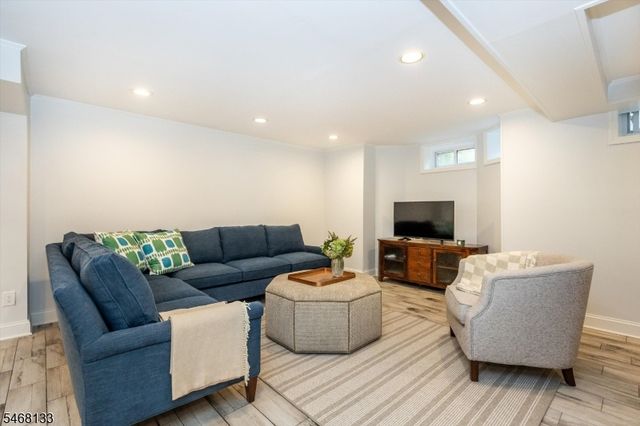 115 Forest Ave, Glen Ridge Boro Twp., NJ 07028