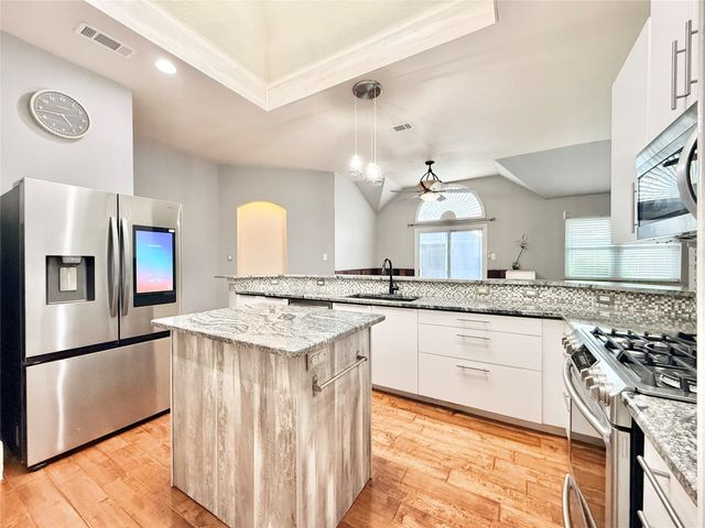 10123 Andre Drive, Irving, TX 75063